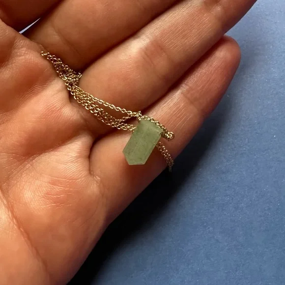 NWOT Gold plated chain with a Green Aventurine real stone - Picture 4 of 11